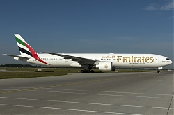 A6-EBU_Emirates_B773_MG_8217.jpg