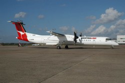 C-GAFM DHC8-400 Qantas.jpg