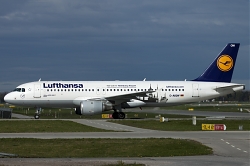 D-AIQW_Lufthansa_A320_100Jahre-HAM_MG_5173.jpg