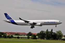 4034_WWAI A340-300 Airbus LBG.jpg