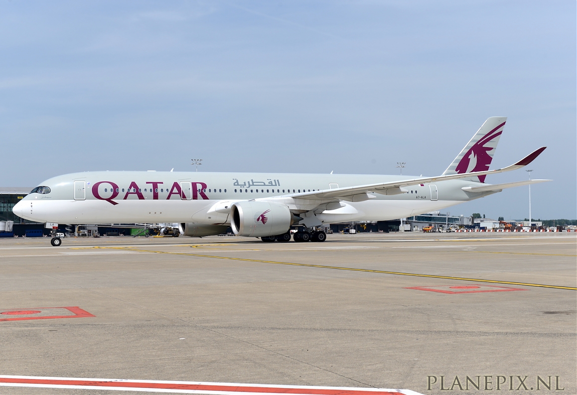 Qatar Airways Contact Number Netherlands