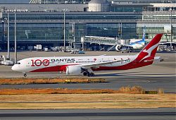 1751_B787_VH-ZNJ_Qantas_100_1400.jpg